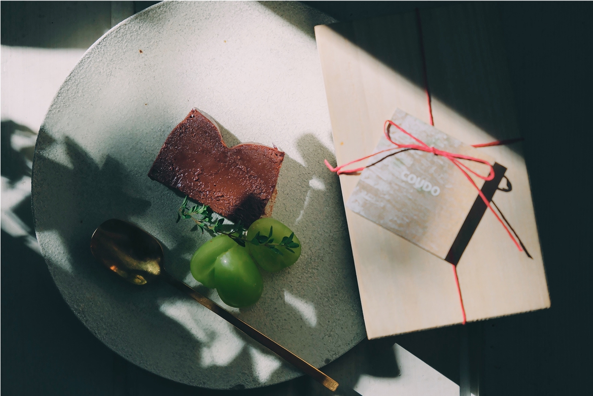 アクセサリーや洋服、ドライフラワーも販売